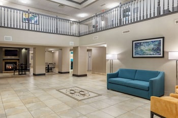 Best Western Watertown Inn And Suites,Watertown>>South Shore,3 star