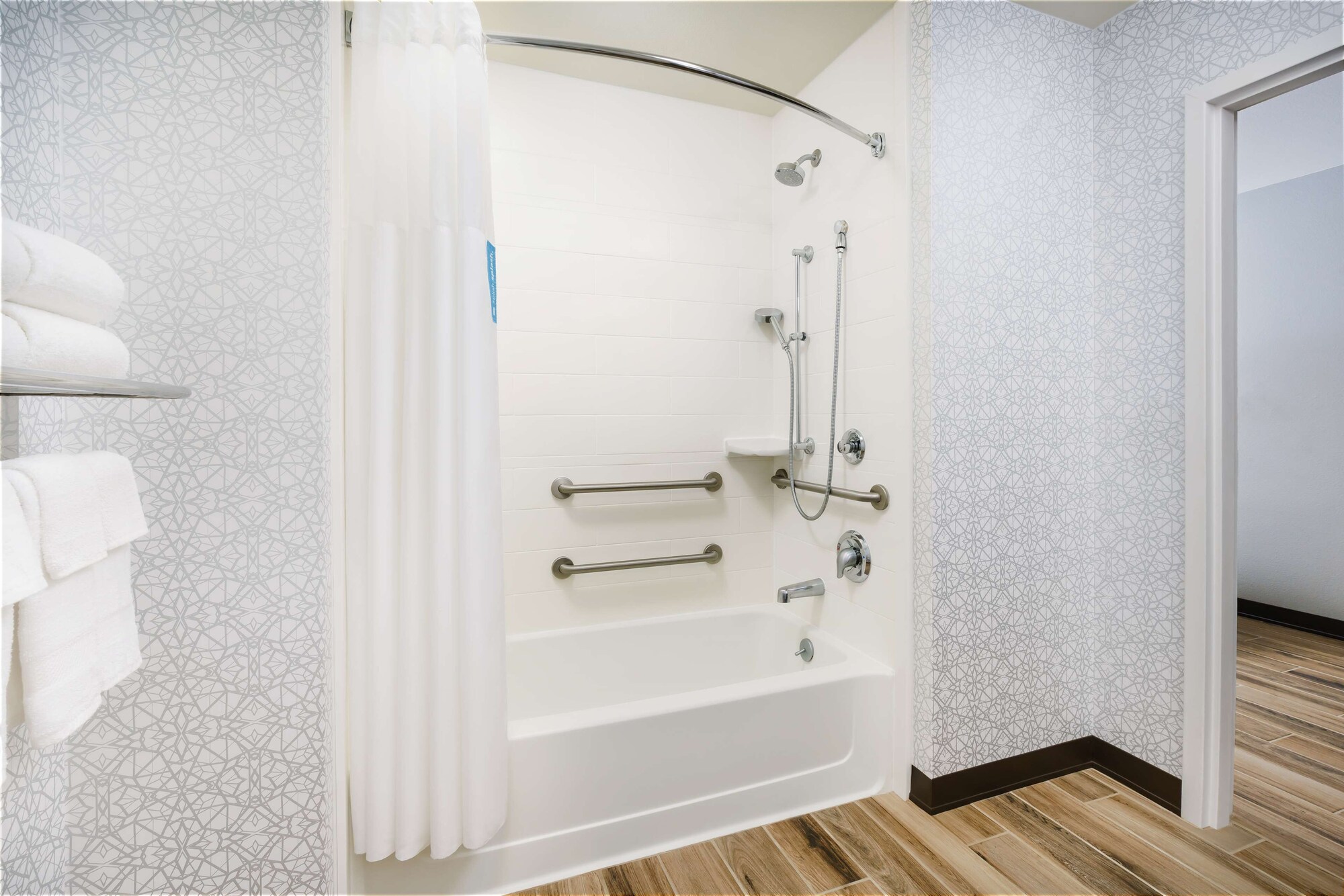 hampton inn and suites west sacramento