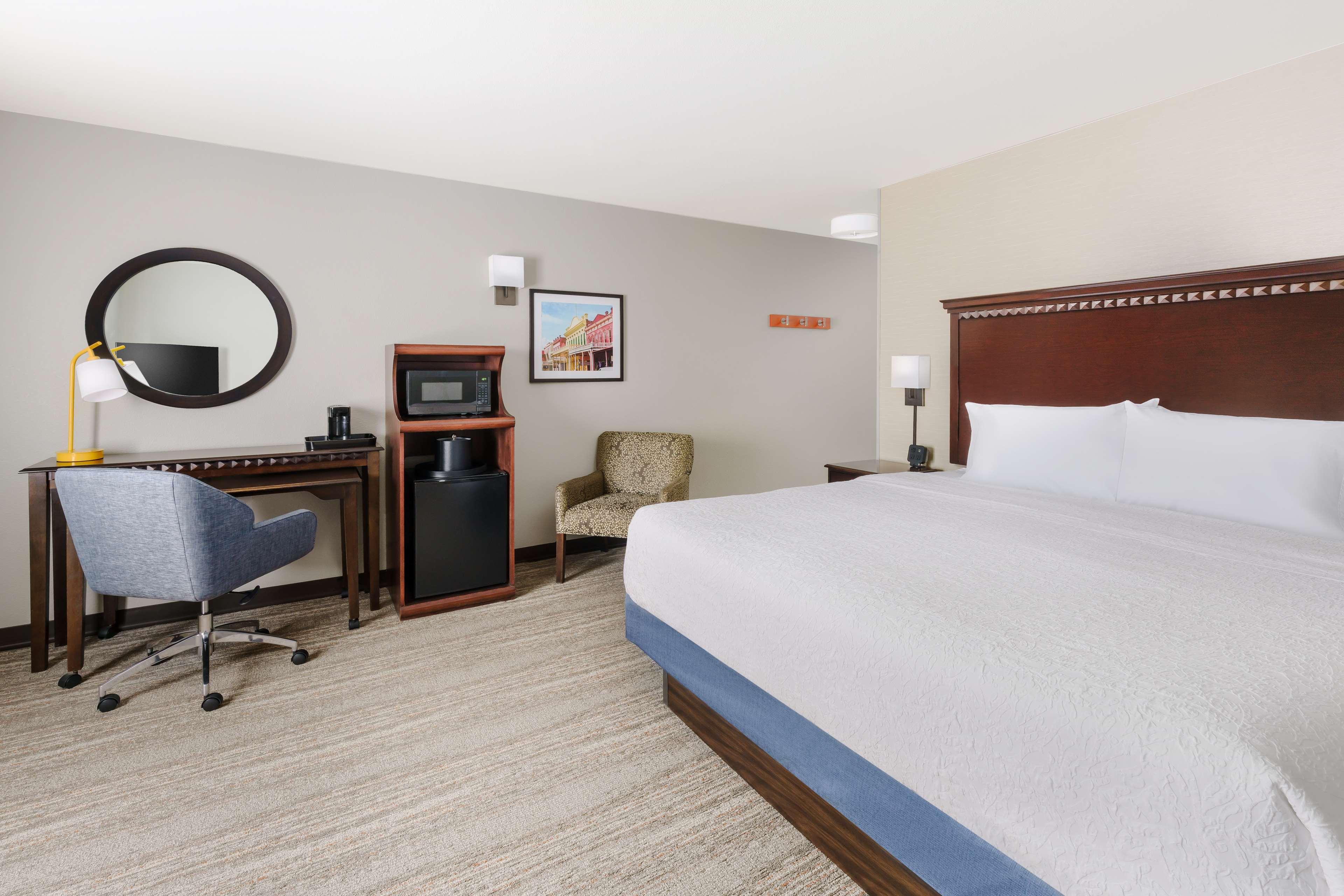 hampton inn and suites west sacramento