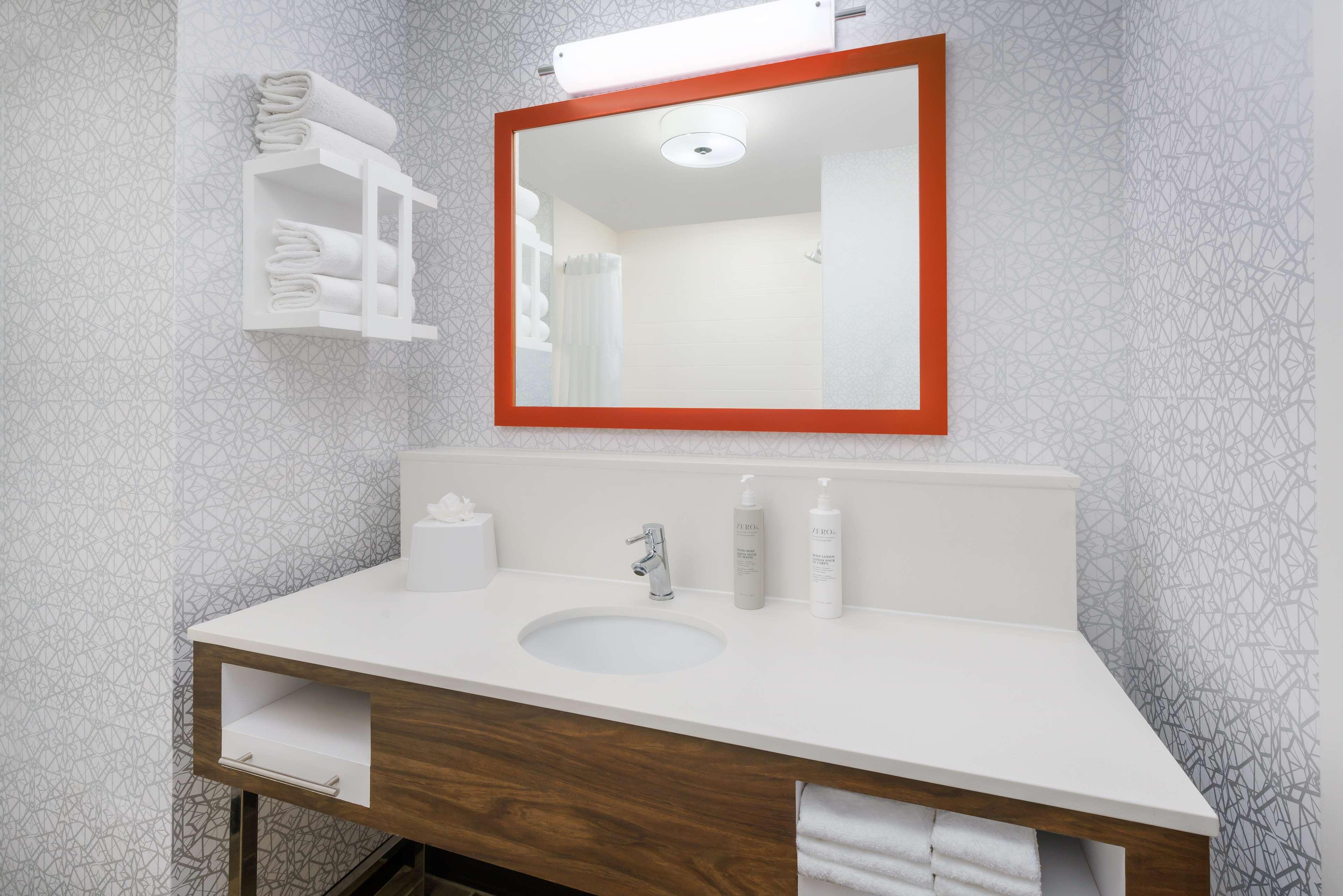 hampton inn and suites west sacramento