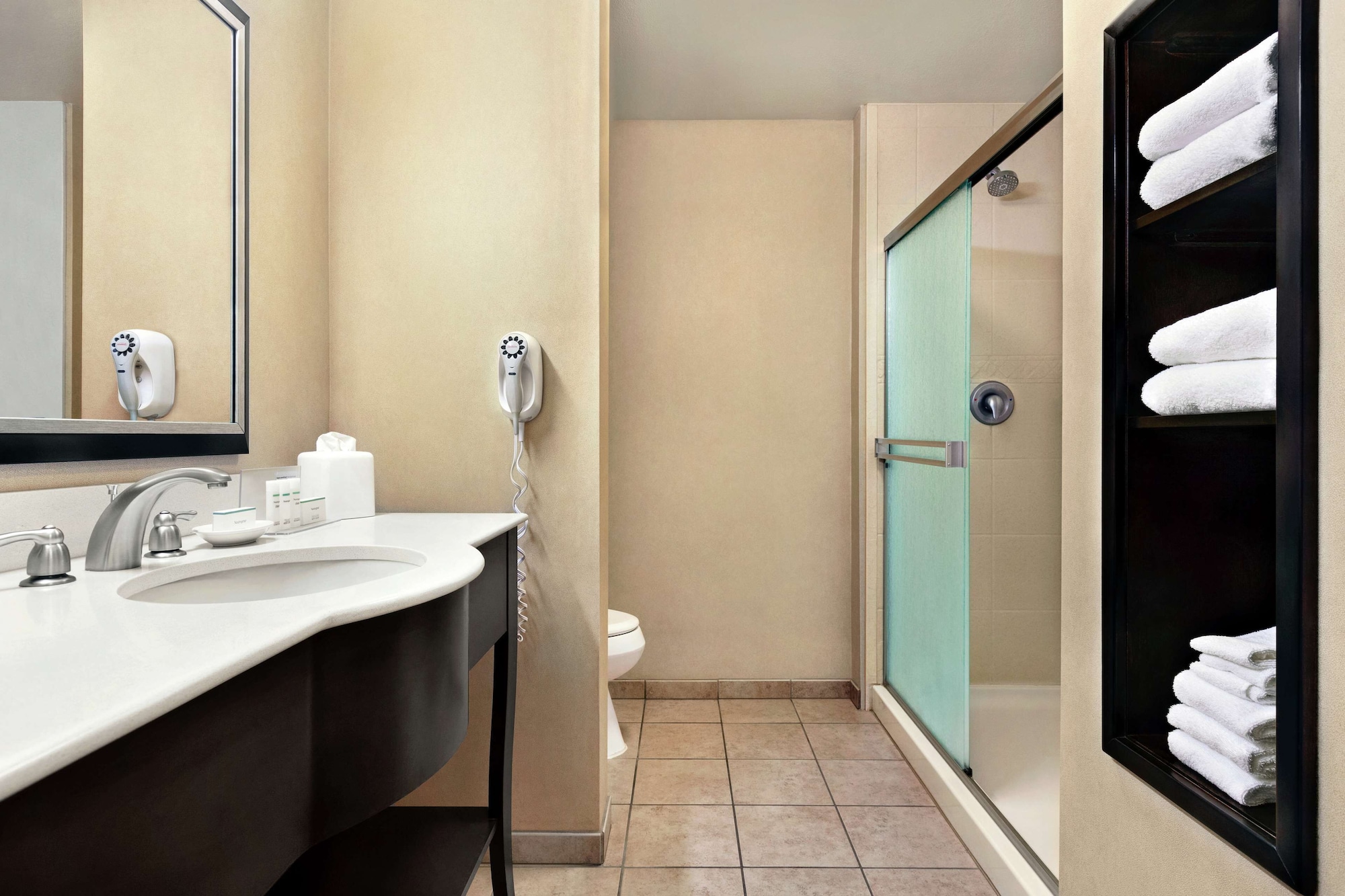 hampton inn and suites west sacramento