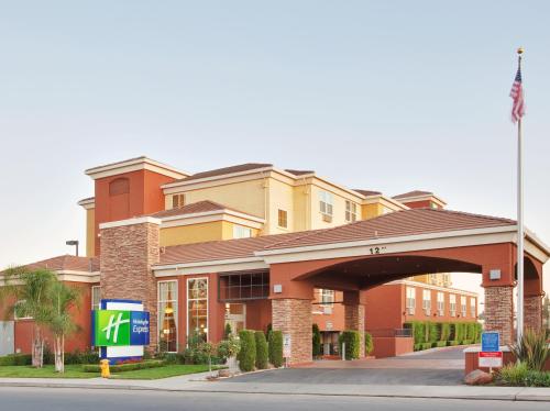 holiday inn express west sacramento by ihg