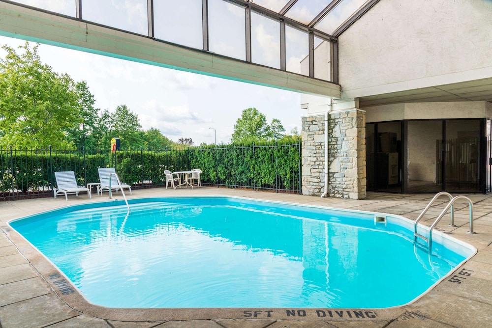 super 8 westlake cleveland