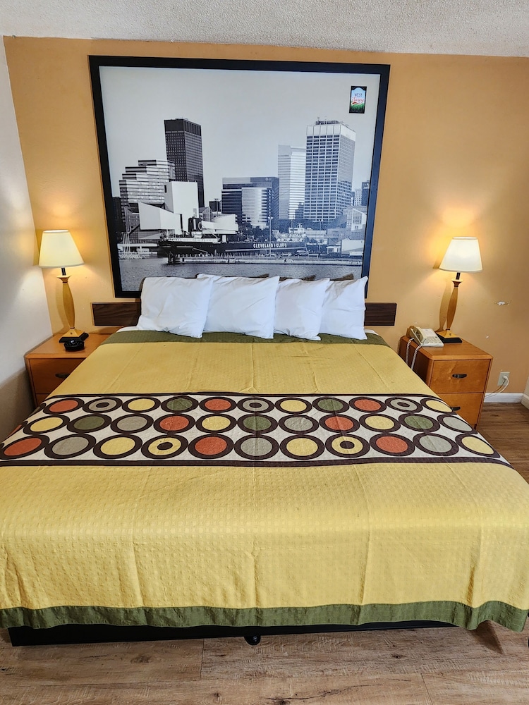 super 8 westlake cleveland