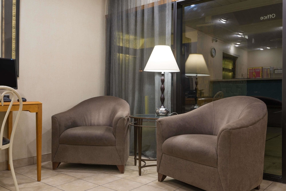 super 8 westlake cleveland