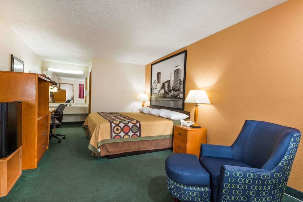 super 8 westlake cleveland