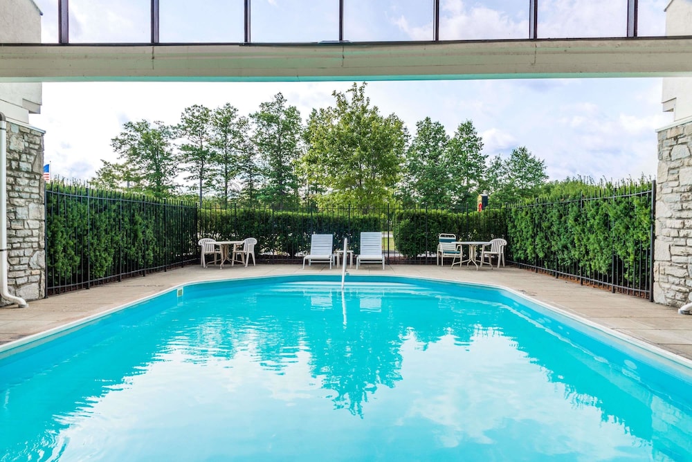 super 8 westlake cleveland