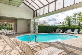 super 8 westlake cleveland