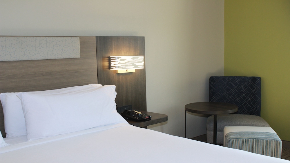 holiday inn express and suites wilson downtown by ihg