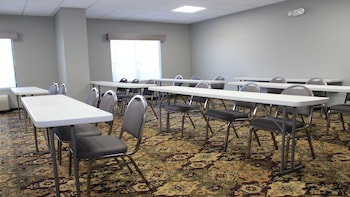 holiday inn express and suites wilson downtown by ihg