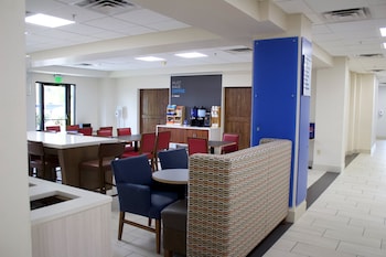 holiday inn express and suites wilson downtown by ihg