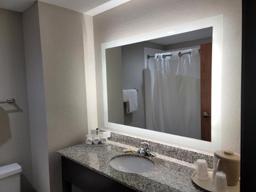 holiday inn express and suites wilson downtown by ihg