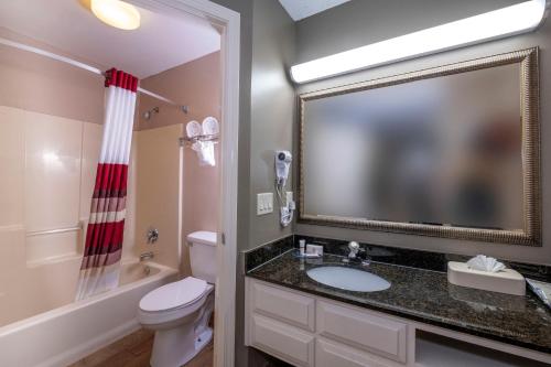 red roof inn and suites wilson