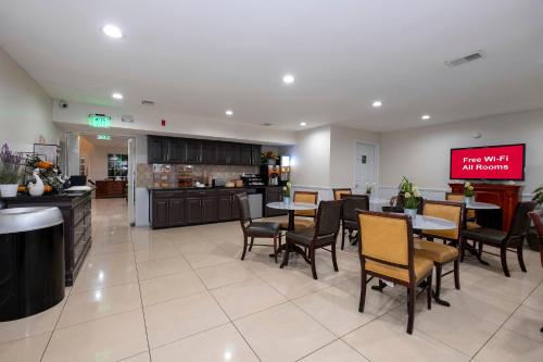 red roof inn and suites wilson