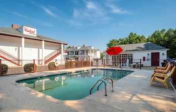 red roof inn and suites wilson