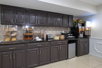 red roof inn and suites wilson