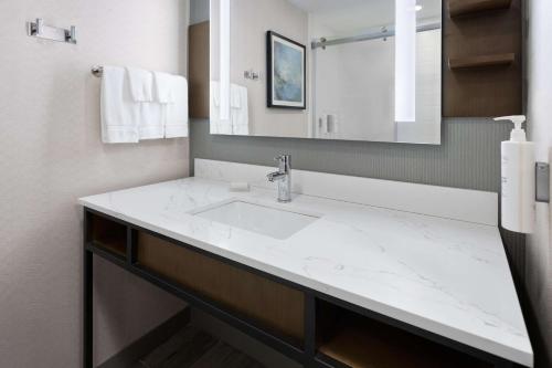 hilton garden inn winston salem hanes mall