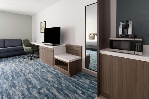 hilton garden inn winston salem hanes mall