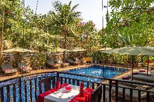 reveal courtyard in reveal angkor