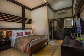 reveal courtyard in reveal angkor