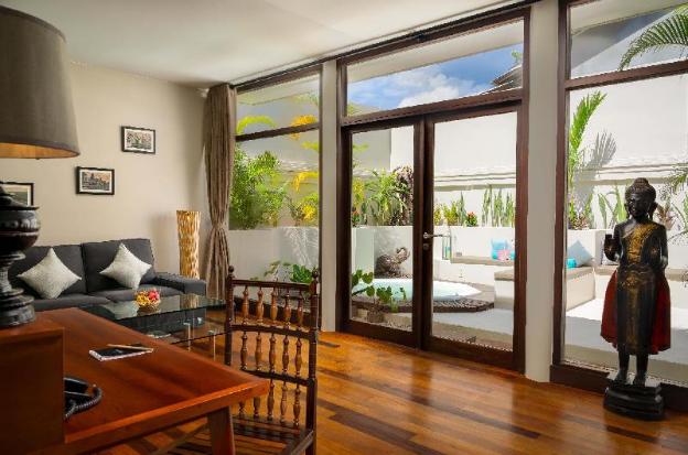 heritage suites hotel