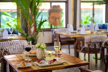 heritage suites hotel