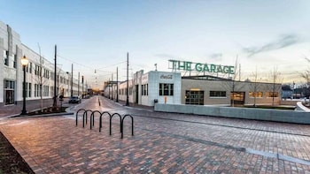 cozysuites at bottleworks district