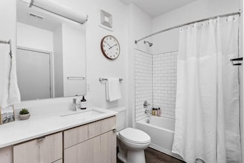 cozysuites at bottleworks district