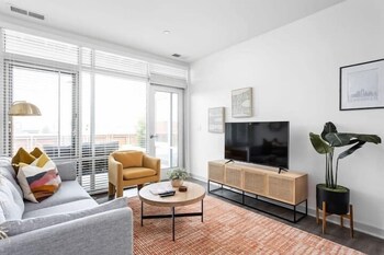 cozysuites at bottleworks district