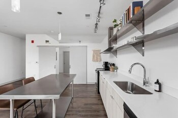 cozysuites at bottleworks district