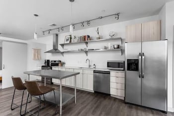cozysuites at bottleworks district