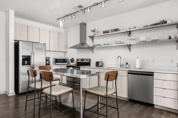 cozysuites at bottleworks district
