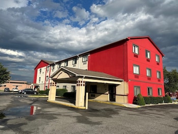 Ramada By Wyndham York Harrisburg Hershey,Dillsburg>>Dauphin County,2 star