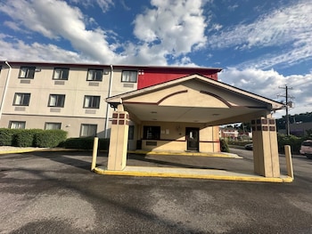 Ramada By Wyndham York Harrisburg Hershey,Dillsburg>>Dauphin County,2 star