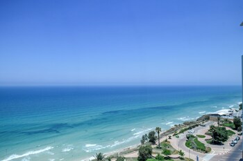 netanya panoramic sea view 4br apartment