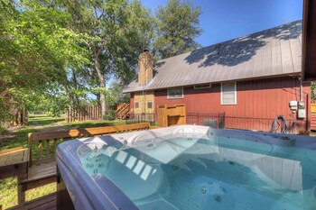Gettin' Guada Loopy With Hot Tub & Riverfront,324 Waterway Pass,4 star