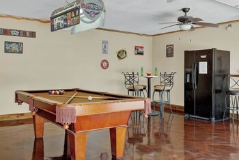 Gettin' Guada Loopy With Hot Tub & Riverfront,324 Waterway Pass,4 star