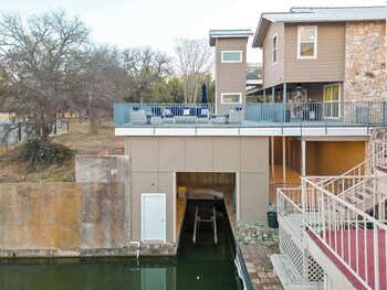 Luxury On Lake Lbj With Hot Tub Firepit & Boat Slip,307 Lucy Lane,4 star
