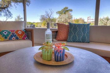 Casa Bonita: Scenic Hill Country Views!,1526 Upper Liveoak Road,4 star