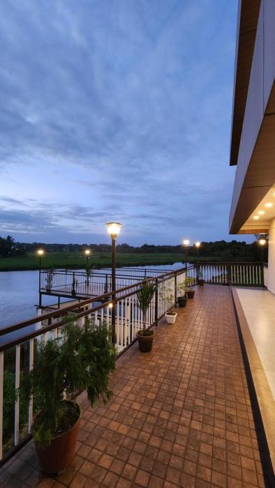 riverscape tranquil serviced apartments