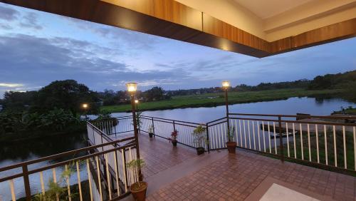 riverscape tranquil serviced apartments