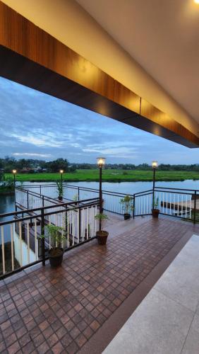 riverscape tranquil serviced apartments
