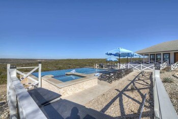 Hilltop Lux Haus With Infinitypool-Hottub-Pooltable,1148 Balcones Drive,4 star