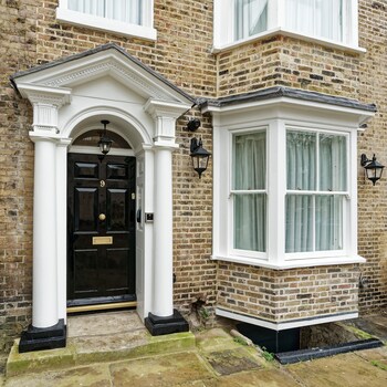 Old Town House By Ezestays,,3 star