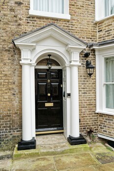 Old Town House By Ezestays,,3 star