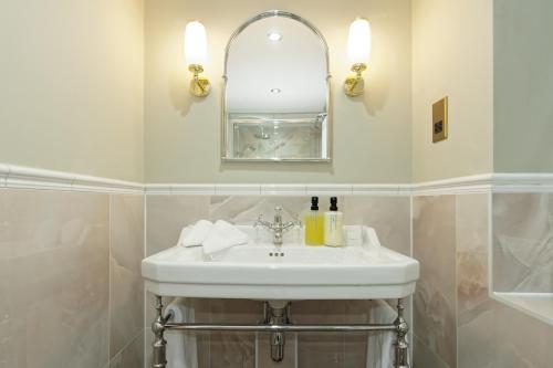 old town house by ezestays