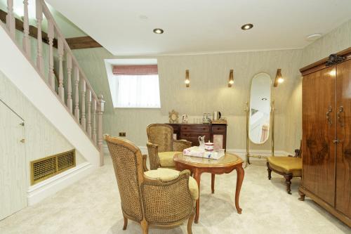 old town house by ezestays