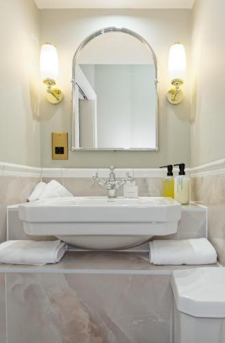 old town house by ezestays