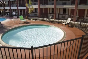 Super 8 By Wyndham Kerrville Tx,Fredericksburg>>Comfort,2 star