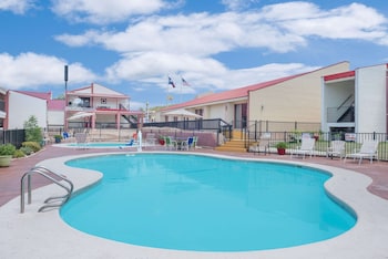 Super 8 By Wyndham Kerrville Tx,Fredericksburg>>Comfort,2 star
